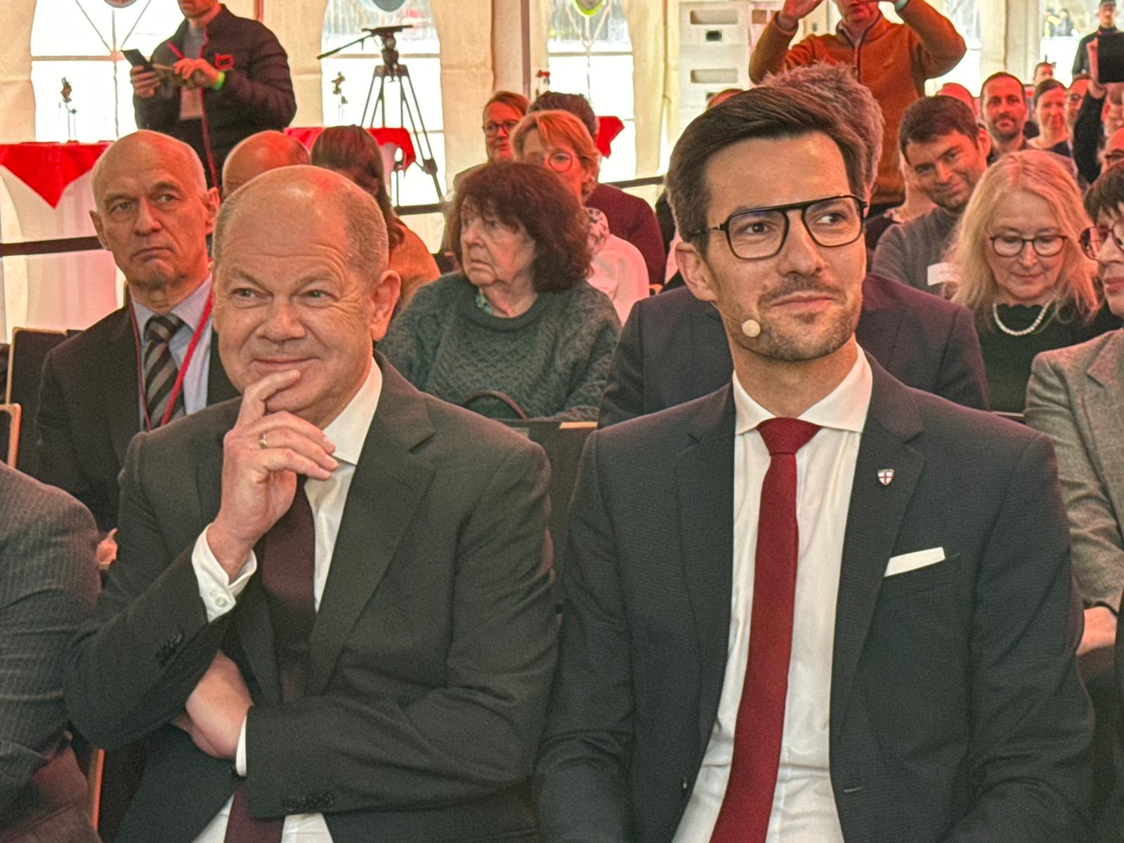 Bundeskanzler Olaf Scholz und Bürgermeister Martin Horn