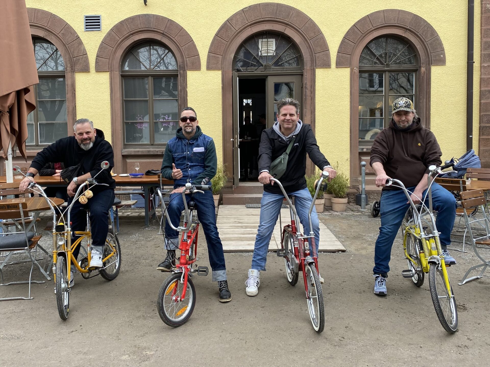Ausfahrt für Vintage-Fahrräder am 1. Mai in Freiburg