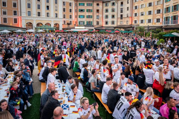 Public Viewing im Europa-Park