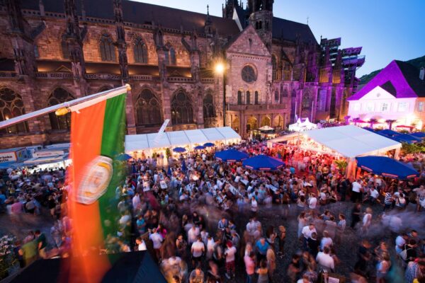 Weinfest auf dem Freiburger Münsterplatz
