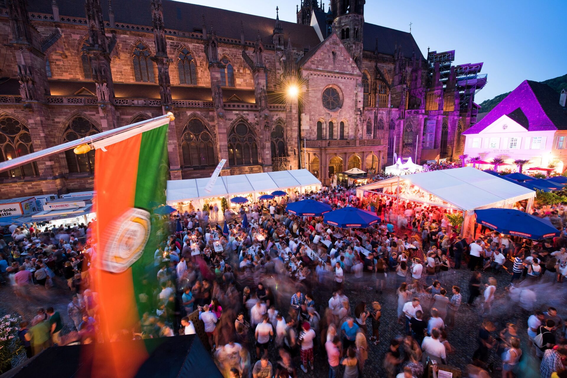 Weinfest auf dem Freiburger Münsterplatz