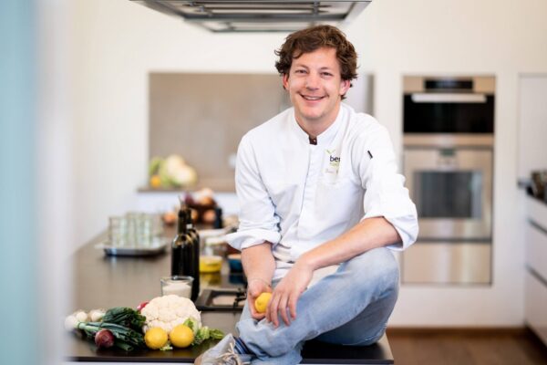 Beim Marktfest gibt es vor dem Historischen Kaufhaus ein Show-Kochen mit dem bekannten Freiburger Koch Ben Kindler.
