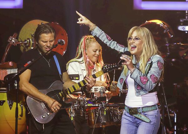 Popstar Anastacia lieferte im vollen Zirkuszelt beim ZMF eine mitreißende Show.