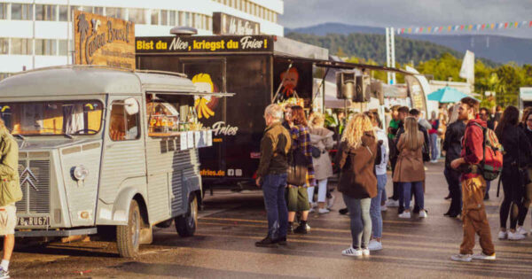 Der Street Food Market bietet außergewöhnliche Gaumenfreuden.