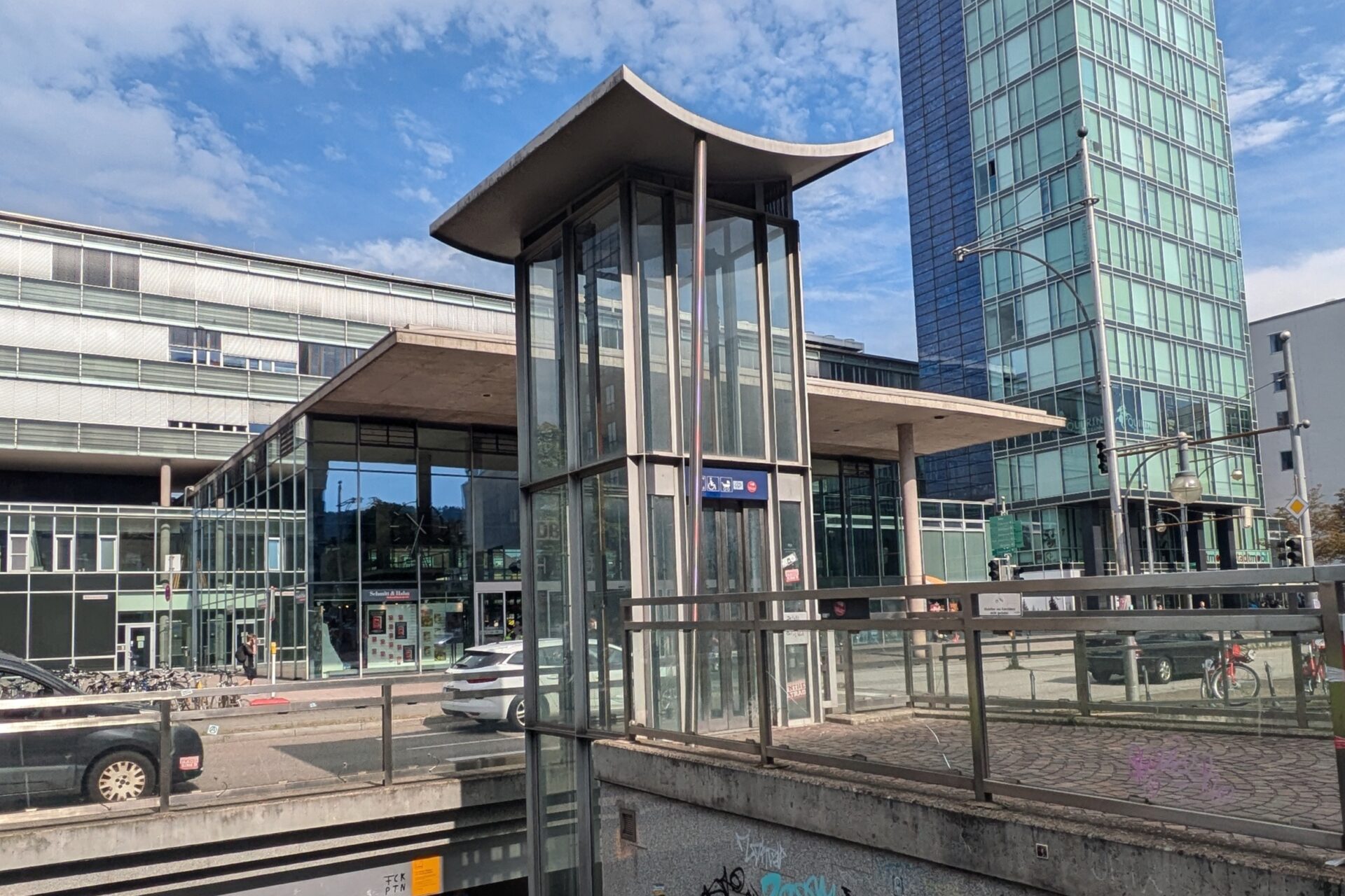 Fahrstuhl Freiburg Hauptbahnhof