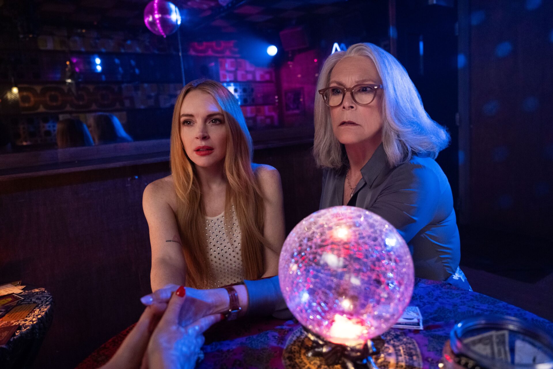 Für Tess Coleman (Jamie Lee Curtis) und ihre Tochter Anna (Lindsay Lohan) kommt es erneut zu einem unerwarteten Körpertausch - doch sie sind nicht die einzigen. Foto: Disney Enterprises