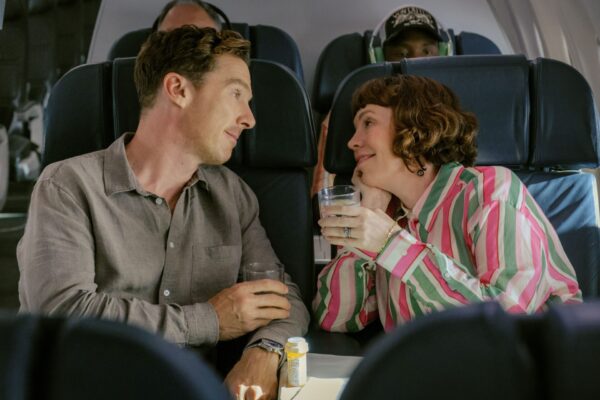 Ivy (Olivia Colman) und Theo (Benedict Cumberbatch) wirken wie das perfekte Ehepaar – doch hinter der Fassade brodelt es.