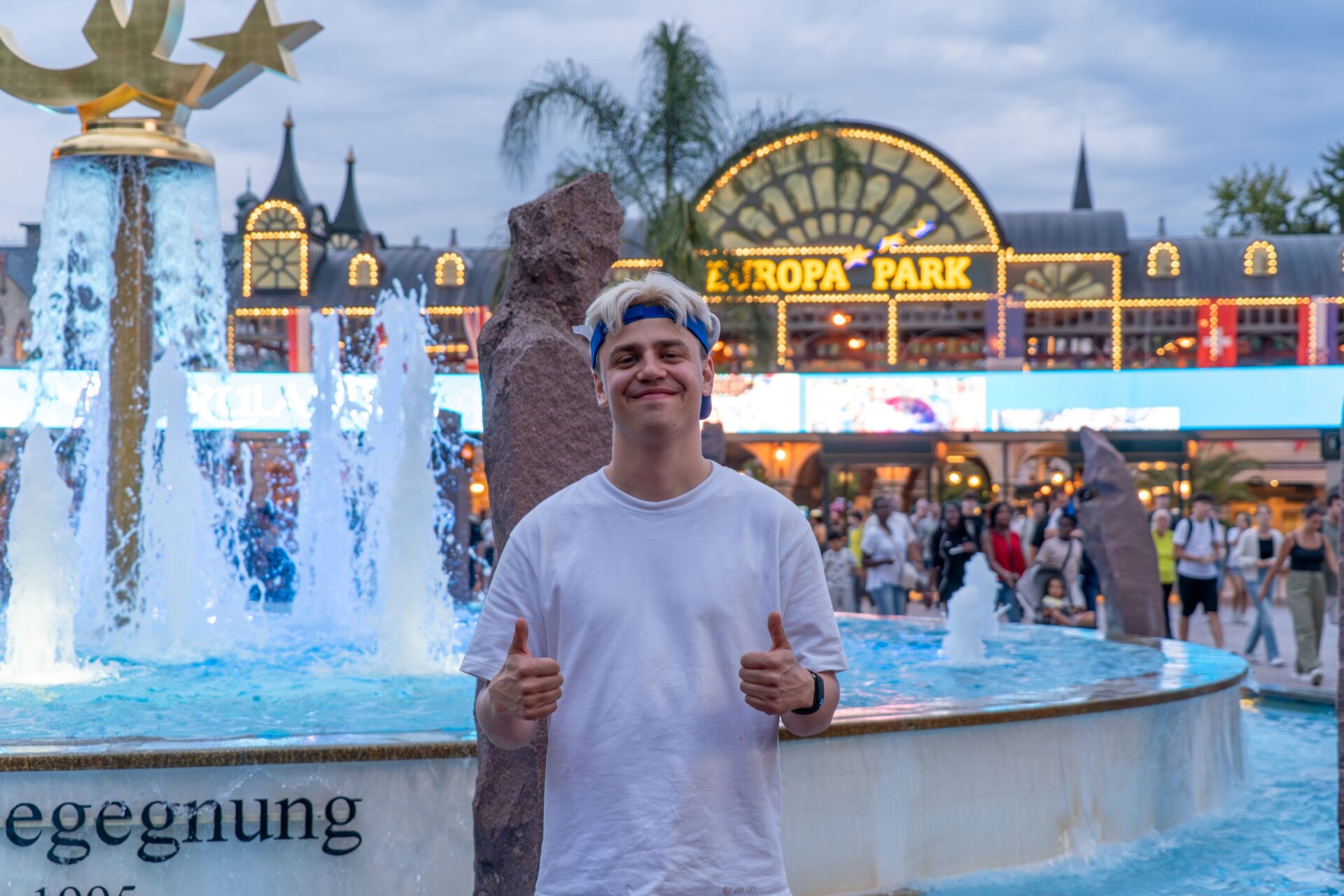 Streamer Papaplatte war im Europa-Park unterwegs – natürlich waren auch seine Follwer per Livestream dabei.