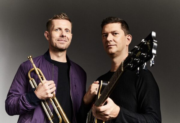 Von der ultimativen Reduktion im Duett bis zu nahezu orchestralem Sound: Die Echo-Jazz-Preisträger Nils Wülker und Arne Jansen erkunden in der Musik ihre Gemeinsamkeiten und leben ihre Eigenheiten aus.