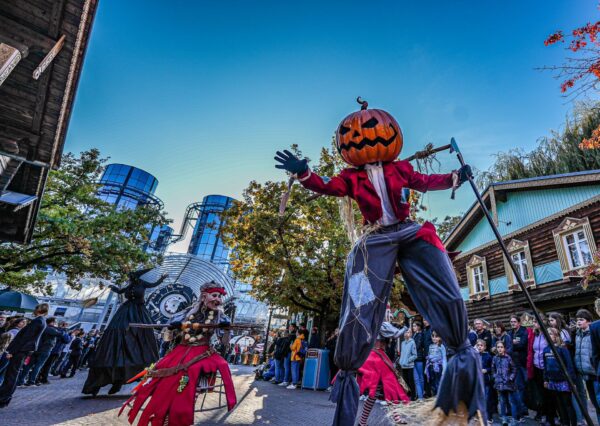 Schaurig-schön geht es derzeit im Europa-Park zu. Am 31. Oktober steht hier die „SWR3 Halloween Party“ auf dem Programm.