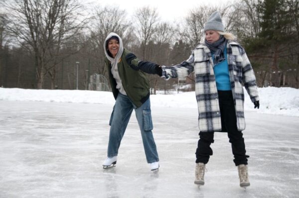 Bei dem Filmfestival im Friedrichsbau-Kino wird auch das Jugenddrama „Defiant“ gezeigt. Darin kämpft die rebellische Jugendliche Vilma in einer Jugendeinrichtung gegen Autoritäten und das System.