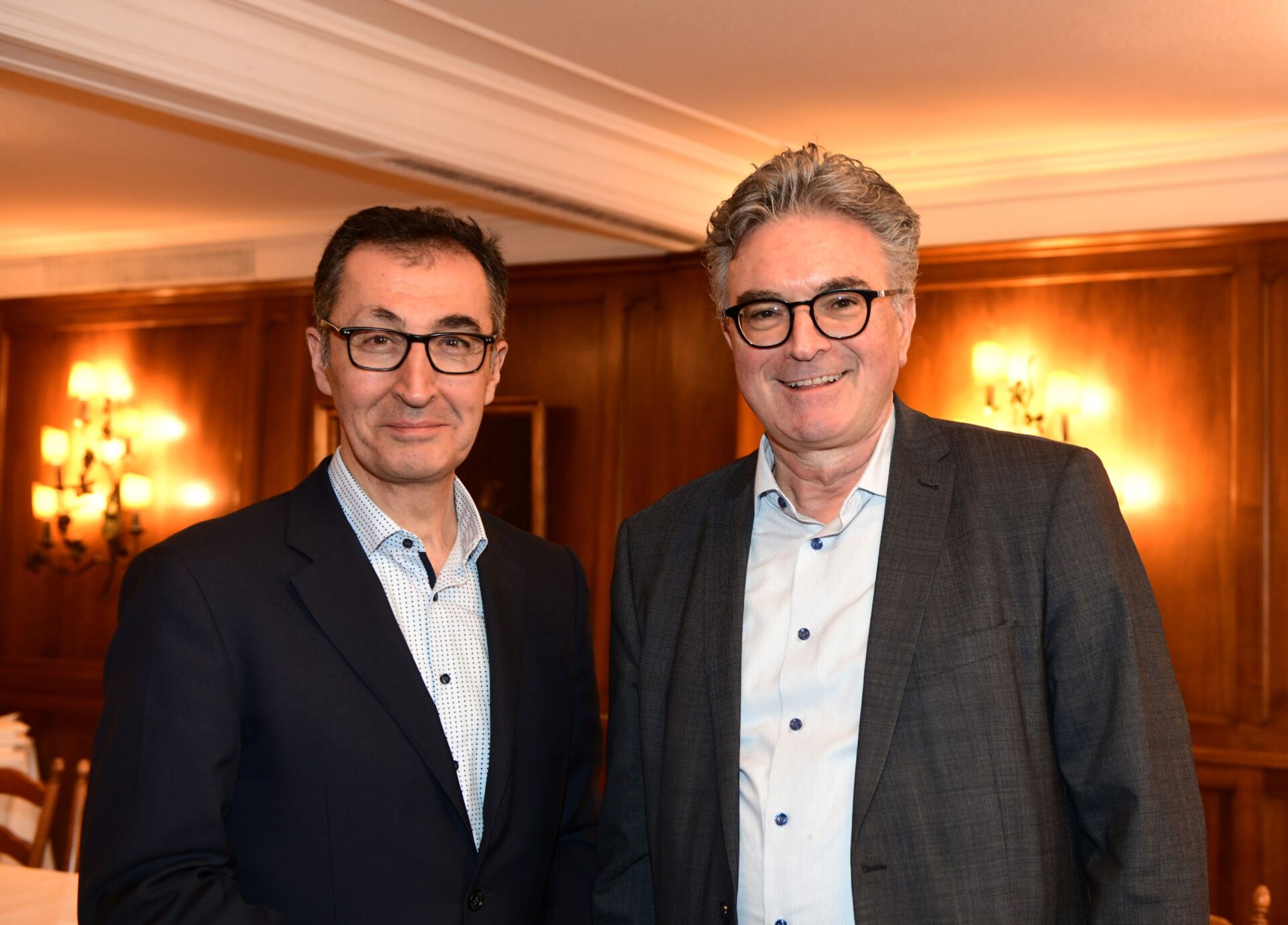 Cem Özdemir traf sich am Freitag mit IHK-Hauptgeschäftsführer Dr. Dieter Salomon und Mitgliedern des Präsidiums zum Austausch im Hotel Oberkirch am Münsterplatz.