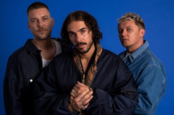 Das Mannheimer Trio ClockClock ist für das Zelt-Musik-Festival Freiburg 2026 bestätigt. Die Band ist für emotionalen Tiefgang und treibende Beats bekannt.