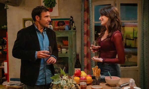 Lara (Pilar Fogliati) und Piero (Edoardo Leo) treffen sich zu ihrem ersten Date. Foto: Capelight Pictures