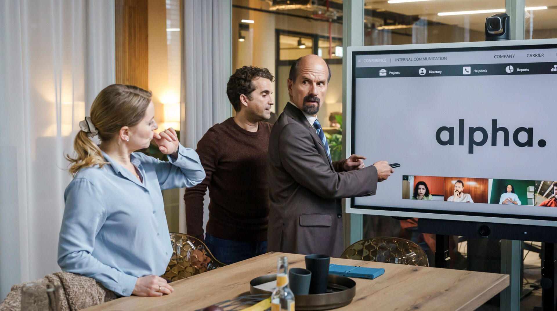 Das Wiedersehen von Stromberg (Christoph Maria Herbst) und seinem Team eskaliert schnell.