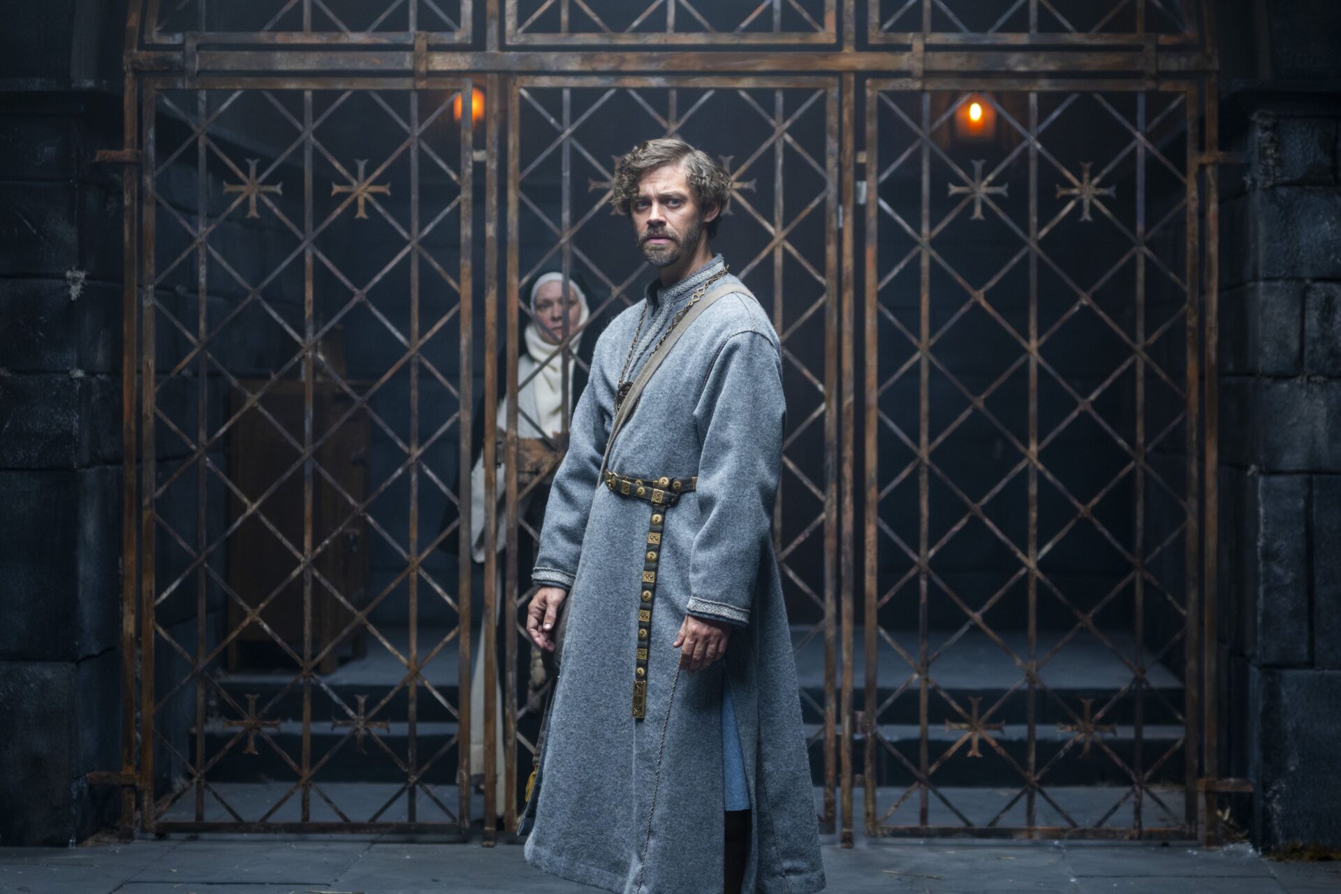 Rob Cole (Tom Payne) wird in die Intrigen des Königshauses verstrickt.