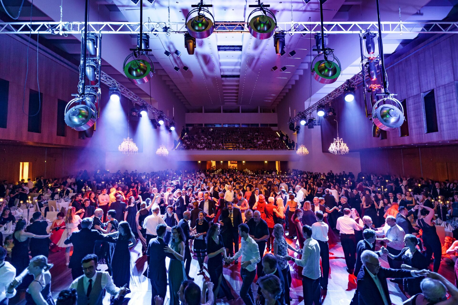 Die Tanzschule Gutmann lädt wieder zum Konzerthausball ein. Foto: Valentin Behringer/Gutmann Media