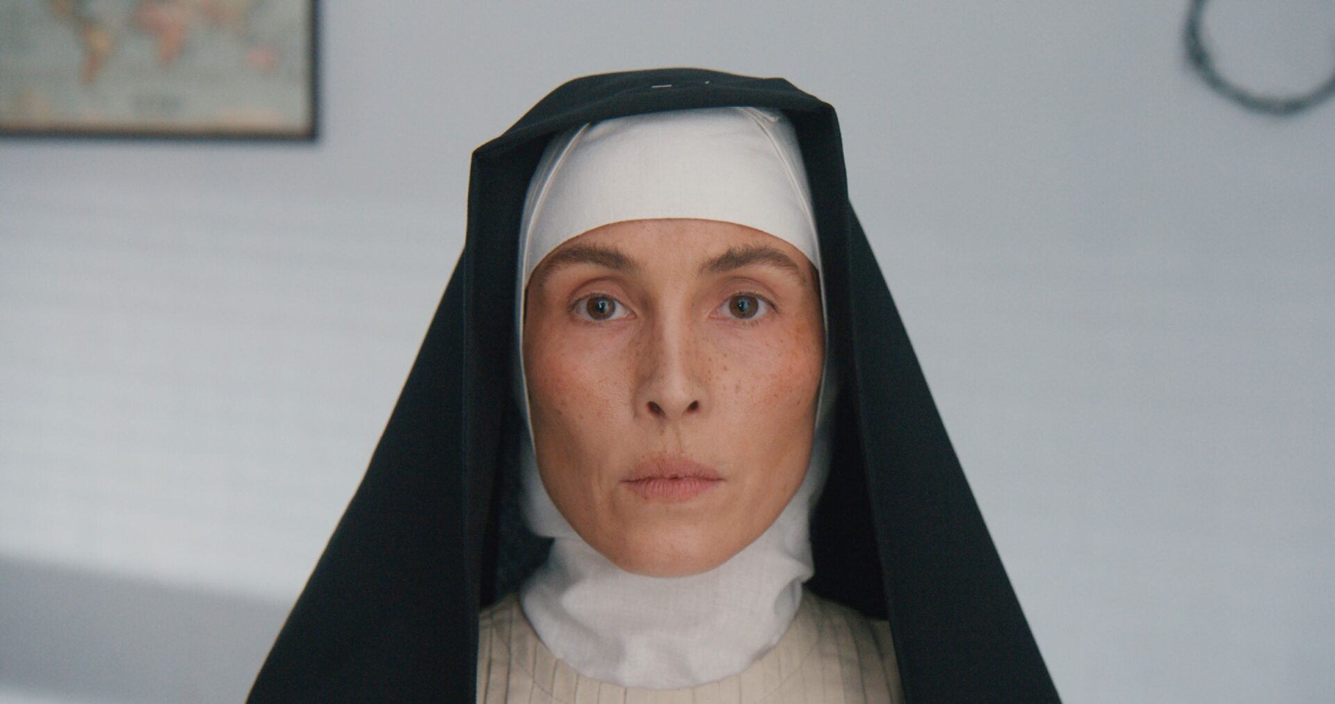 Teresa (Noomi Rapace) hat ein klares Ziel vor Augen, aber der Weg dorthin ist beschwerlich.