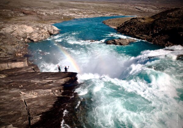 Zu sehen ist unter anderem „A Baffin Vacation: Love on Ice“.