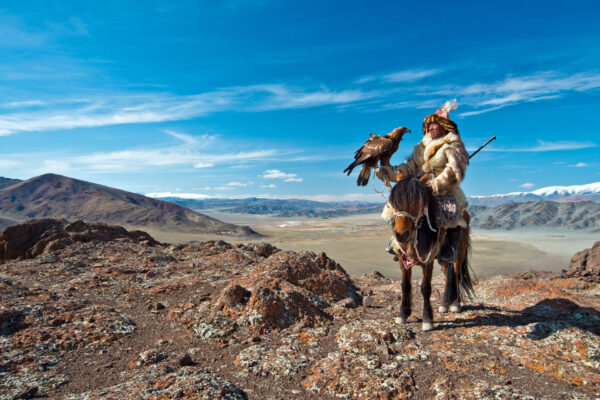 Von den Sanddünen der Gobi bis hin zu Begegnungen mit Nomadenfamilien und Adlerjägern: Der Vortrag über die Mongolei bietet spannende Eindrücke.