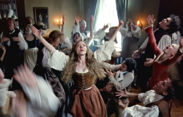 Amanda Seyfried spielt die willensstarke Anführerin der Shaker