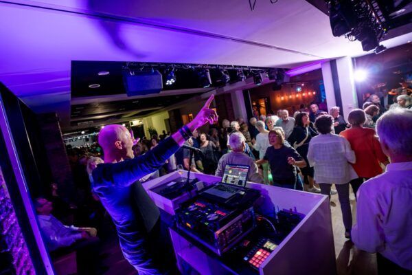 Auf der Tanzfläche bei der Ü65-Party war viel los.