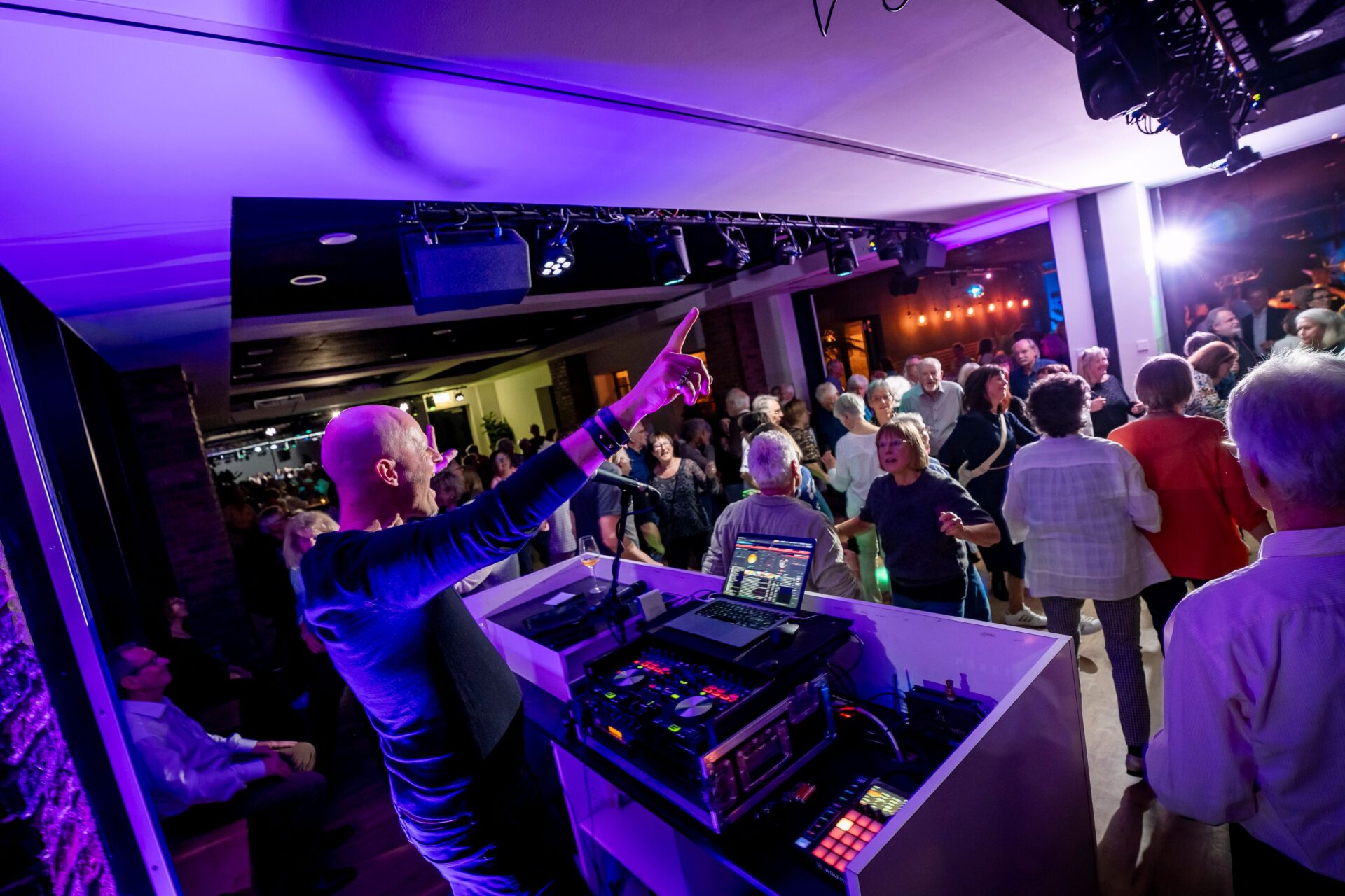 Auf der Tanzfläche bei der Ü65-Party war viel los.