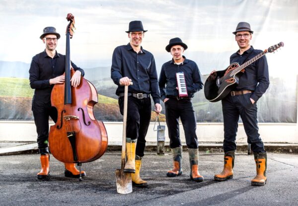 Die Band „Wilde Wälder“ bringt alemannische Songs auf die Bühne, Foto: Britt Schilling
