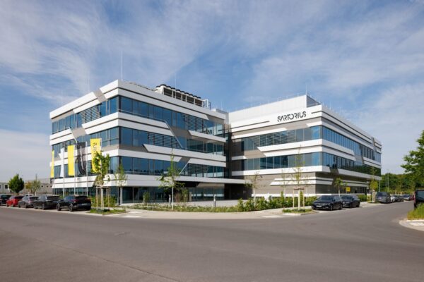 Das neue Sartorius-Kompetenzzentrum im Gewerbegebiet Haid. Foto: Sartorius