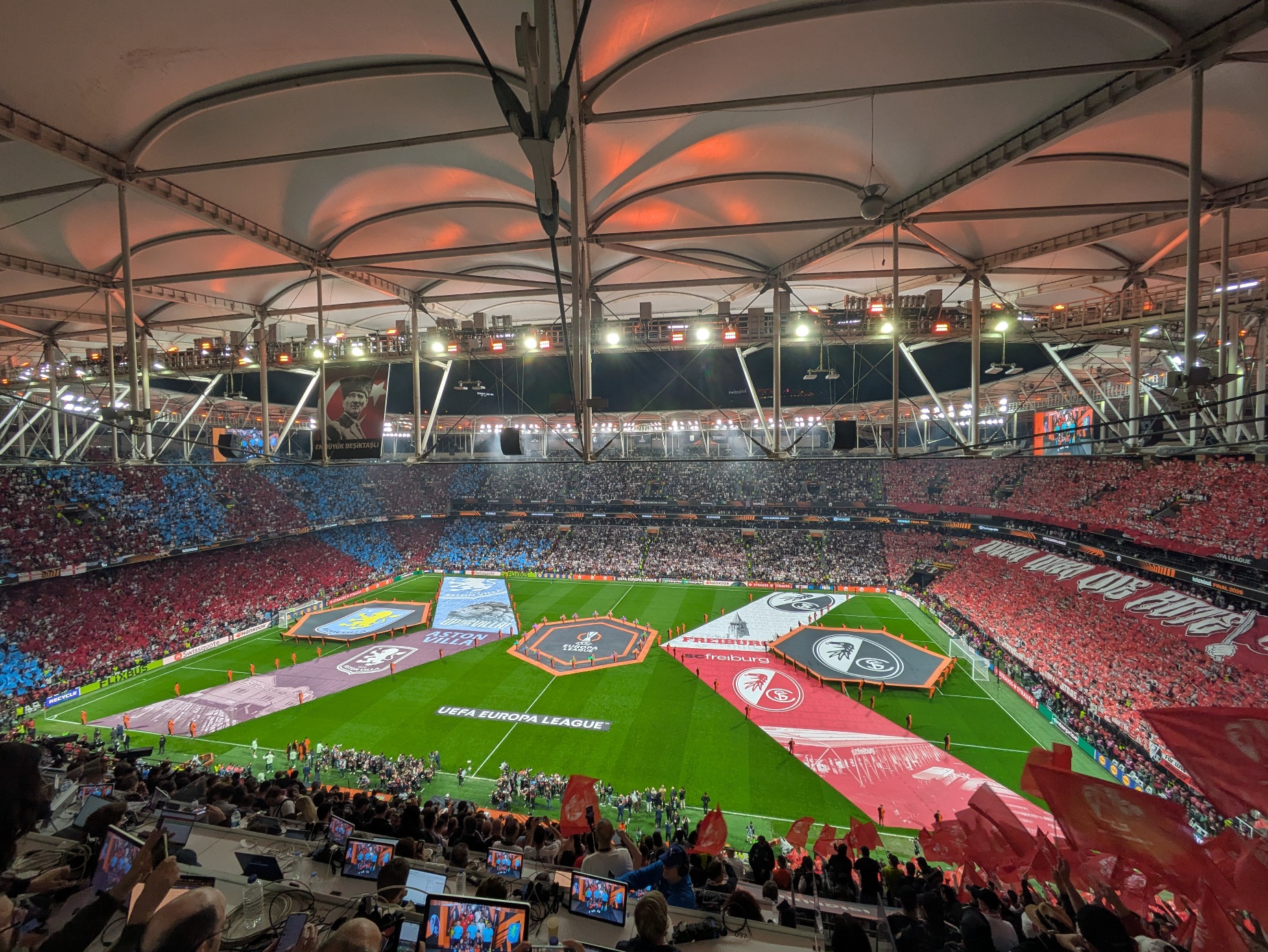 Endspiel in Istanbul: Im Endspiel der Europa League trifft der SC Freiburg auf Aston Villa. Foto: Joers