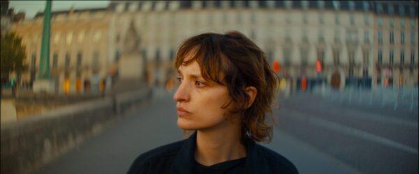 Die in sich gekehrte Elisabeth (Agathe Rousselle) kämpft um ihr inneres Gleichgewicht.