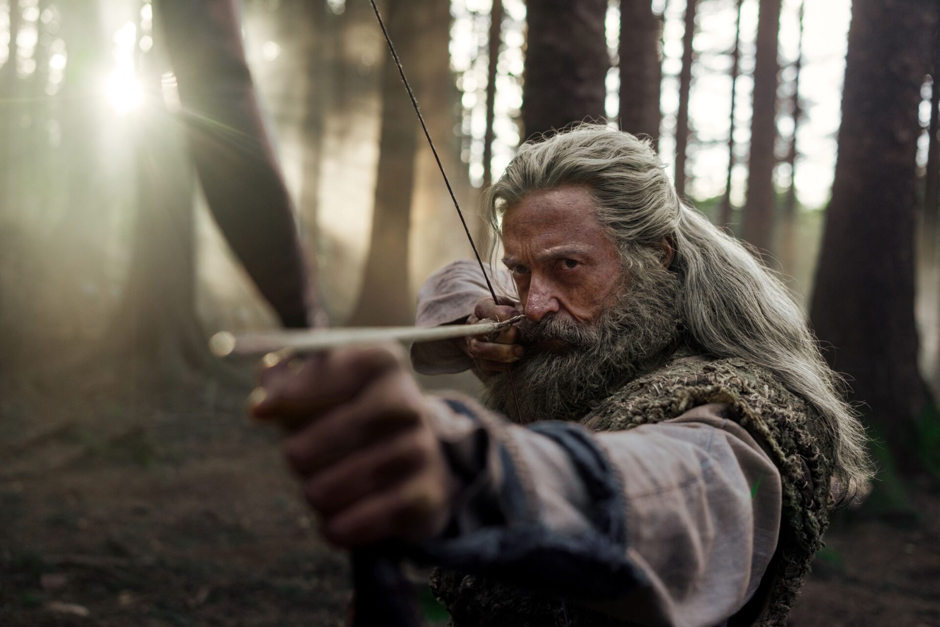 Mehr als nur ein Meisterschütze: Robin Hood (Hugh Jackman) ringt mit seiner Vergangenheit. Foto: DCM