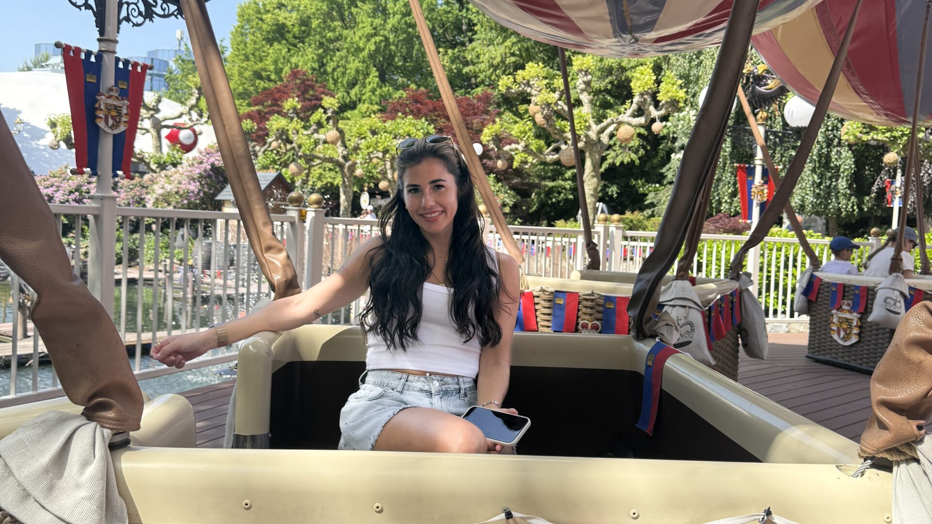 Sängerin Sarah Engels gönnte sich nach dem ESC-Trubel eine Auszeit im Europa-Park Sängerin Sarah Engels gönnte sich nach dem ESC-Trubel eine Auszeit im Europa-Park
