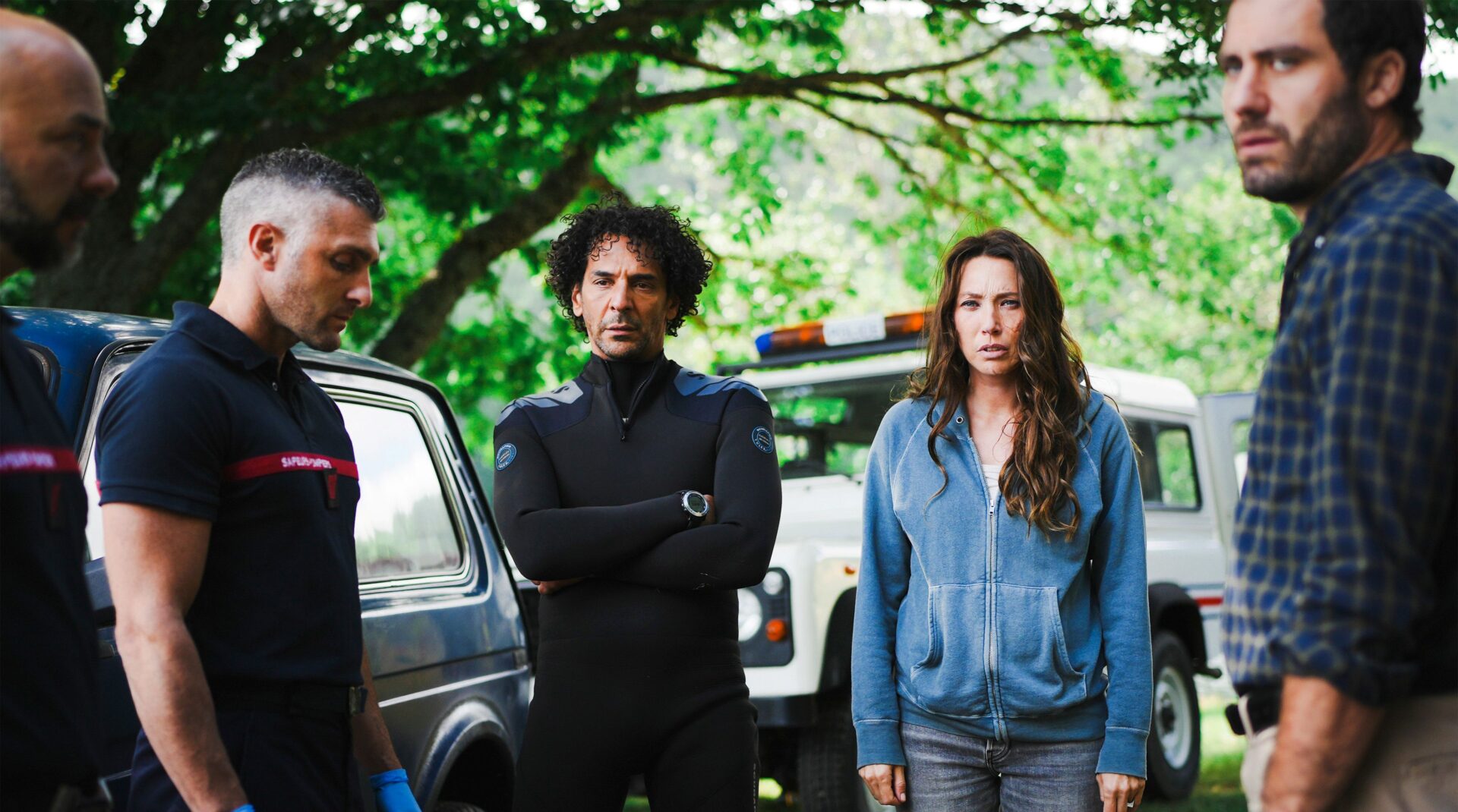 Laura Smet und Tomer Sisley (2.v.l.) sind in den Hauptrollen der Mystery-Serie „Surface“ zu sehen. Foto: ARD Degeto/France Televisions