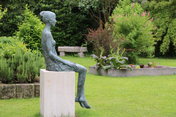 Bronzefigur