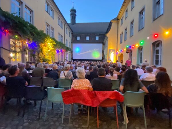 Die meisten Vorstellungen Im Innenhof des Schwarzen Klosters waren bisher ausverkauft. Bis zum 5. September gibt es noch zahlreiche Highlights zu sehen